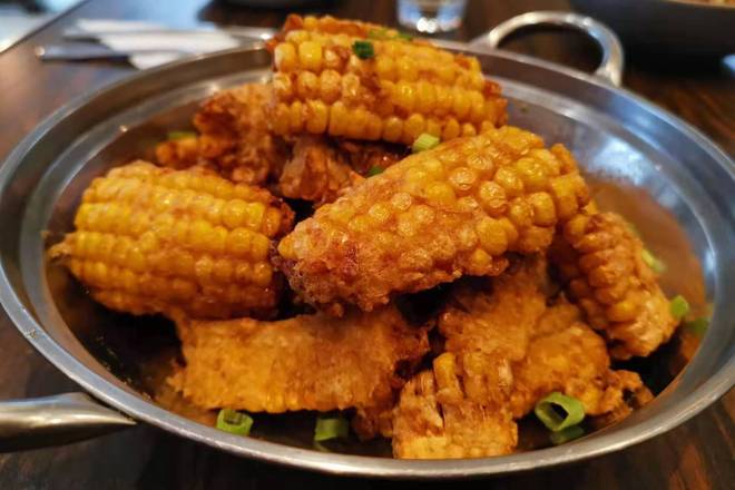 Sweet corn in salty egg yolk 咸蛋黄玉米